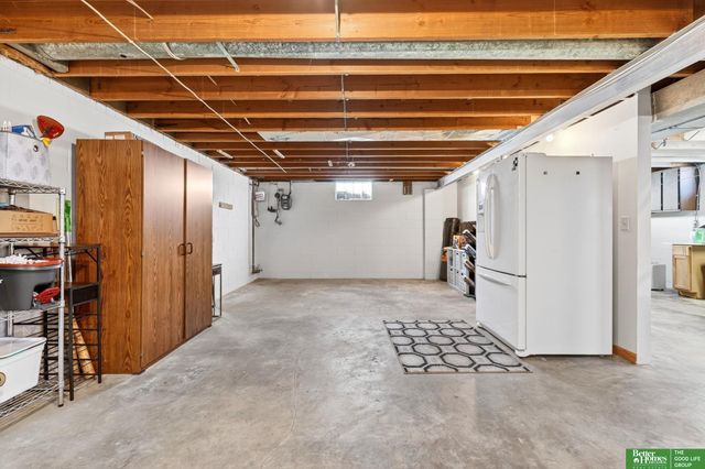 11930 Woolworth Avenue, Omaha, NE 68144