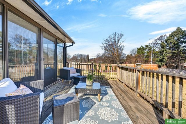 11930 Woolworth Avenue, Omaha, NE 68144