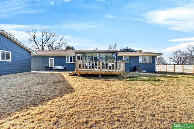 11930 Woolworth Avenue, Omaha, NE 68144