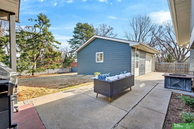 11930 Woolworth Avenue, Omaha, NE 68144