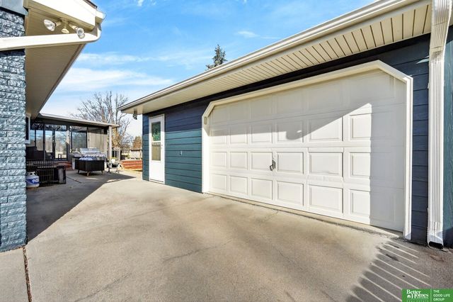 11930 Woolworth Avenue, Omaha, NE 68144