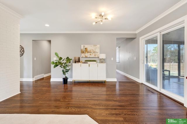 11930 Woolworth Avenue, Omaha, NE 68144