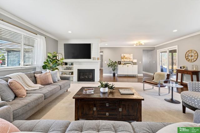 11930 Woolworth Avenue, Omaha, NE 68144