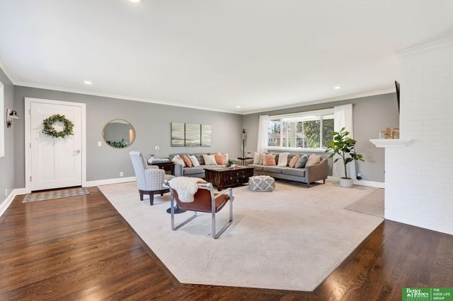 11930 Woolworth Avenue, Omaha, NE 68144