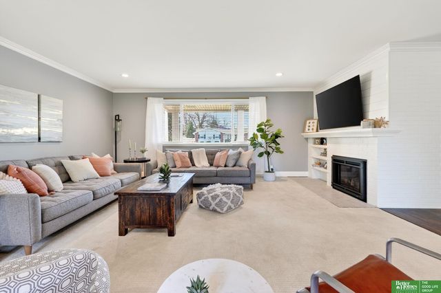 11930 Woolworth Avenue, Omaha, NE 68144