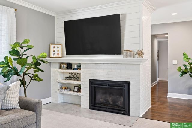 11930 Woolworth Avenue, Omaha, NE 68144