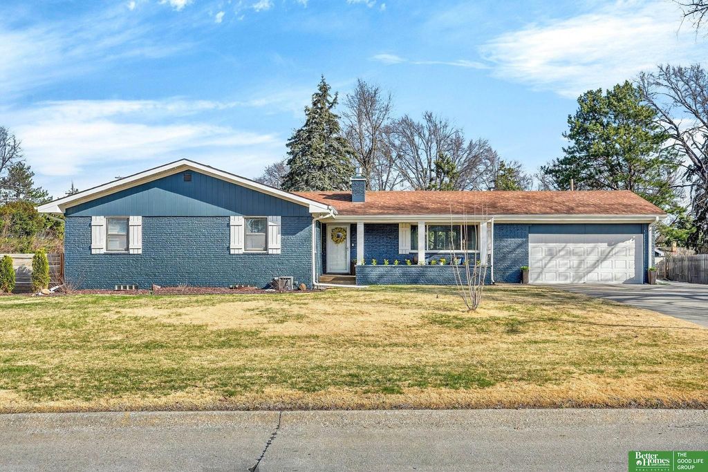 11930 Woolworth Avenue, Omaha, NE 68144