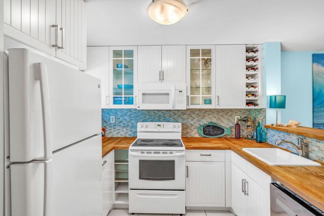 98422 Windward Avenue, Key Largo, FL 33037