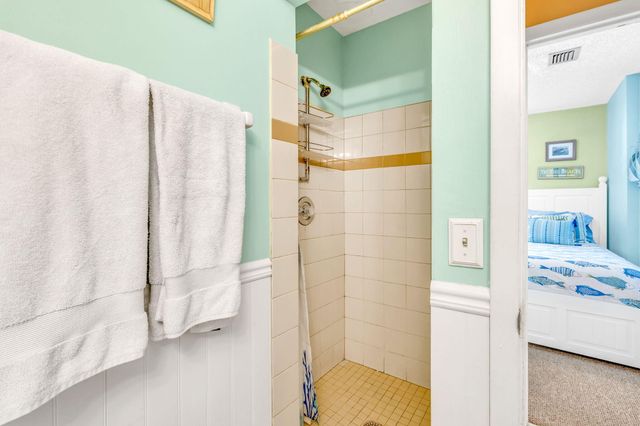 98422 Windward Avenue, Key Largo, FL 33037