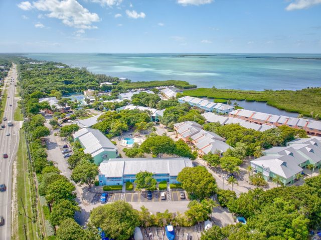 98422 Windward Avenue, Key Largo, FL 33037