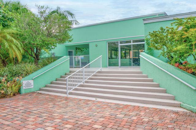 98422 Windward Avenue, Key Largo, FL 33037