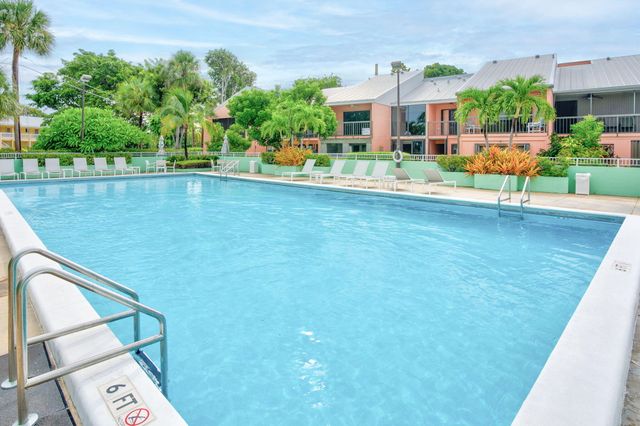 98422 Windward Avenue, Key Largo, FL 33037