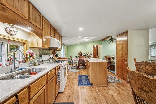 1946 142nd Avenue, Dorr, MI 49323