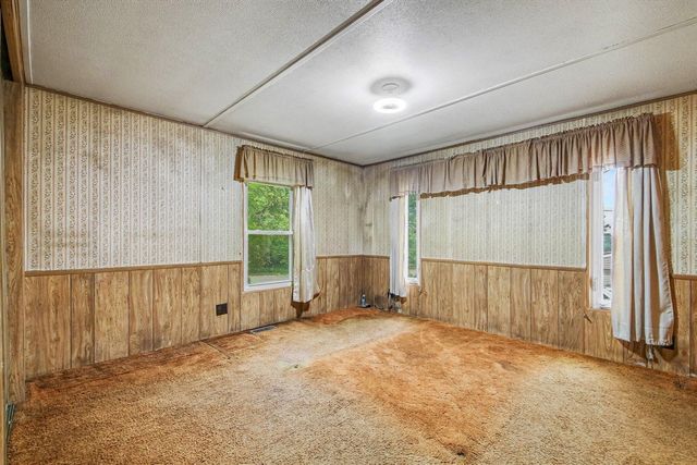 1946 142nd Avenue, Dorr, MI 49323