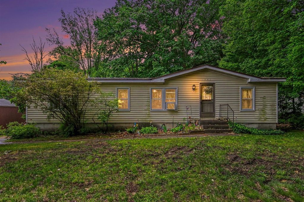 1946 142nd Avenue, Dorr, MI 49323
