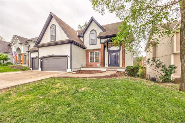 1172 WHITE OAK Lane, Liberty, MO 64068