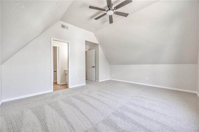 1172 WHITE OAK Lane, Liberty, MO 64068