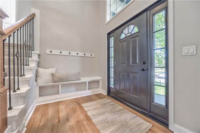 1172 WHITE OAK Lane, Liberty, MO 64068