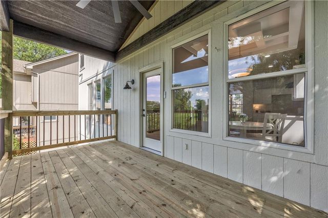 1172 WHITE OAK Lane, Liberty, MO 64068