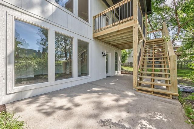 1172 WHITE OAK Lane, Liberty, MO 64068