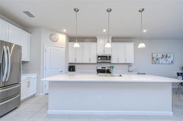 10422 GLIDING EAGLE WAY, Land O Lakes, FL 34638