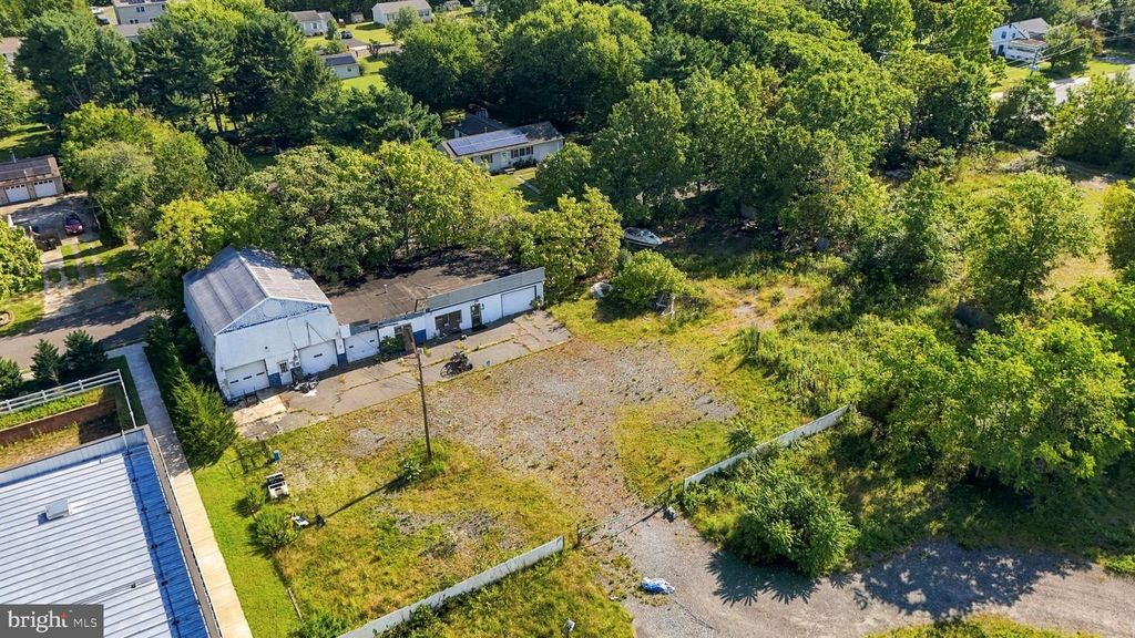 285 W WHITE HORSE PIKE, EGG HARBOR CITY, NJ 08215 — exterior