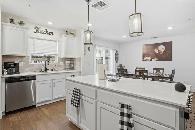 1656 Thistle Lane, Los Banos, CA 93635