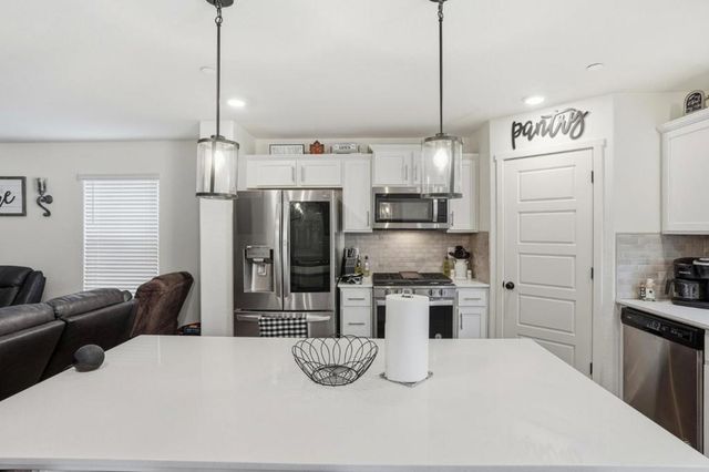 1656 Thistle Lane, Los Banos, CA 93635