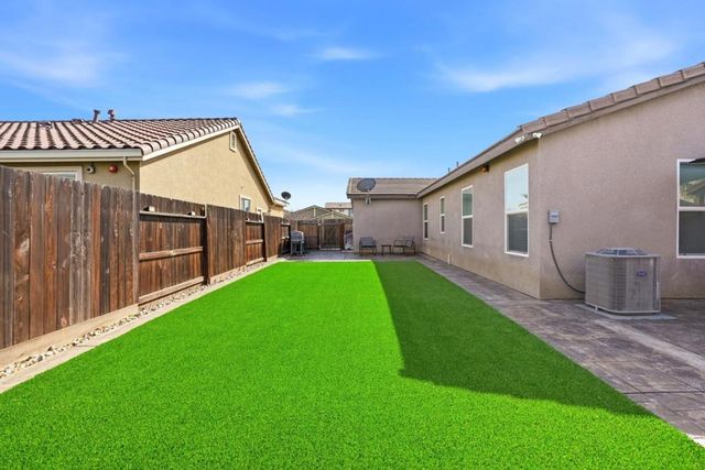 1656 Thistle Lane, Los Banos, CA 93635