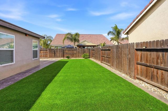 1656 Thistle Lane, Los Banos, CA 93635