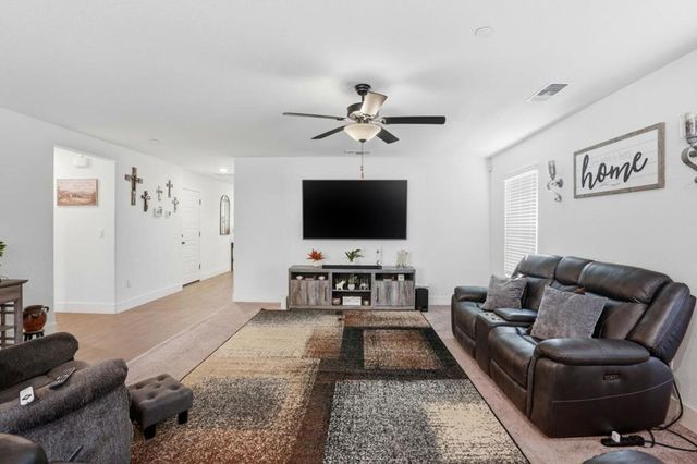 1656 Thistle Lane, Los Banos, CA 93635