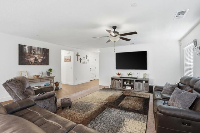 1656 Thistle Lane, Los Banos, CA 93635