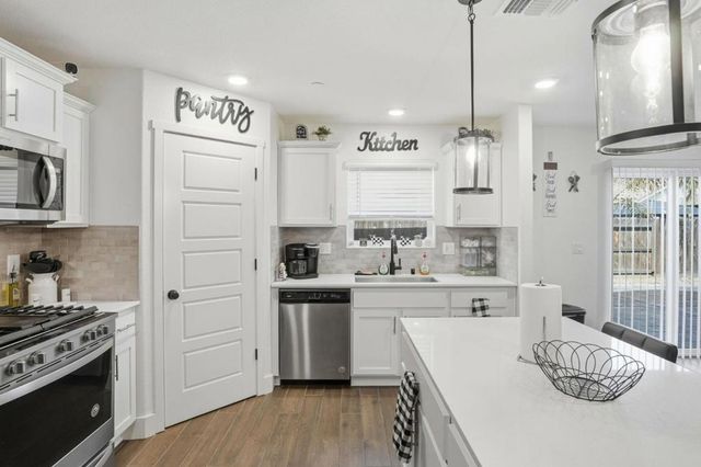 1656 Thistle Lane, Los Banos, CA 93635