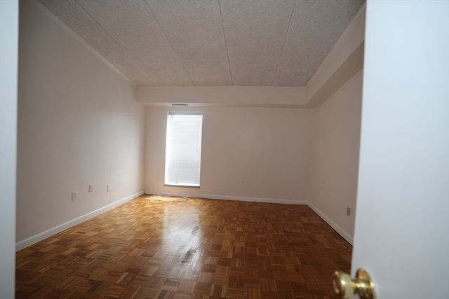 57 Broadlawn Park 14B, Newton, MA 02467