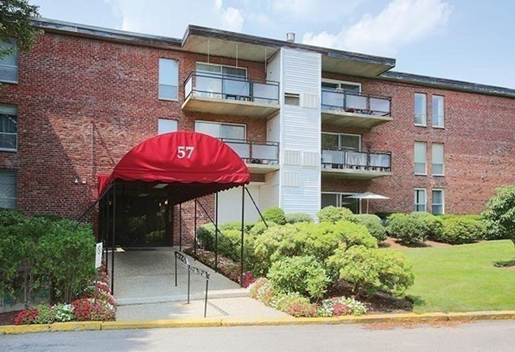 57 Broadlawn Park 14B, Newton, MA 02467
