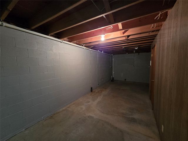 305 NW 4th Street, Greenfield, IA 50849