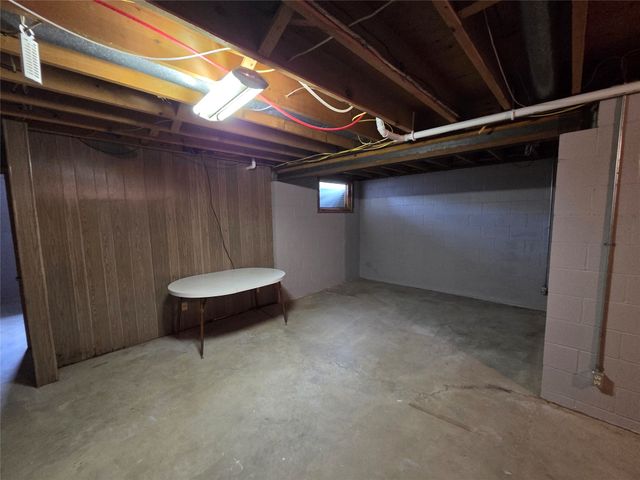 305 NW 4th Street, Greenfield, IA 50849