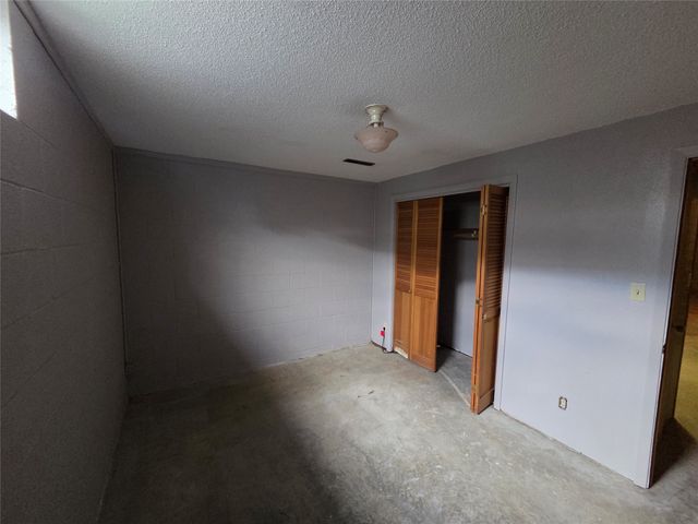 305 NW 4th Street, Greenfield, IA 50849