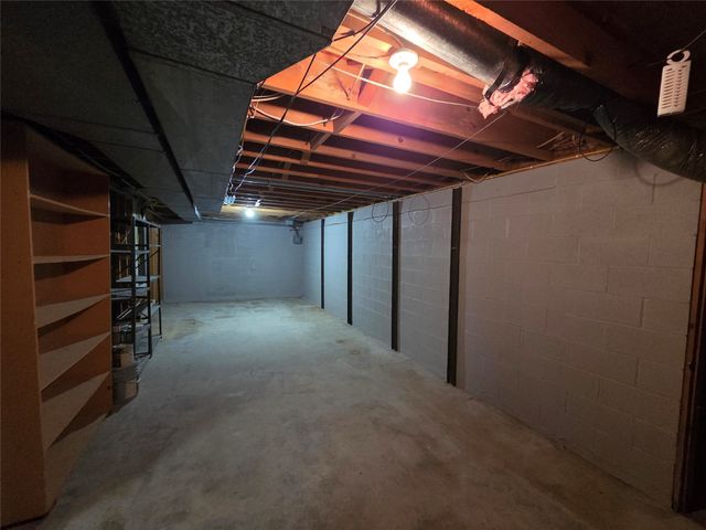 305 NW 4th Street, Greenfield, IA 50849