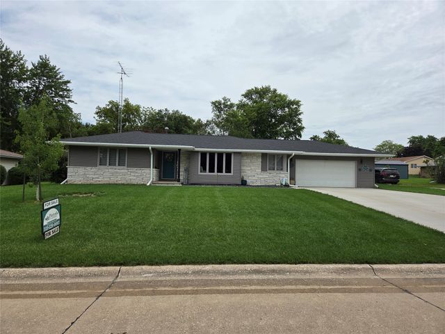 305 NW 4th Street, Greenfield, IA 50849