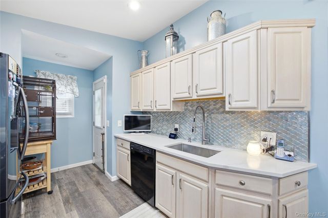 831 N Erie Avenue, Lindenhurst, NY 11757