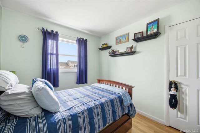 831 N Erie Avenue, Lindenhurst, NY 11757