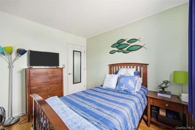 831 N Erie Avenue, Lindenhurst, NY 11757