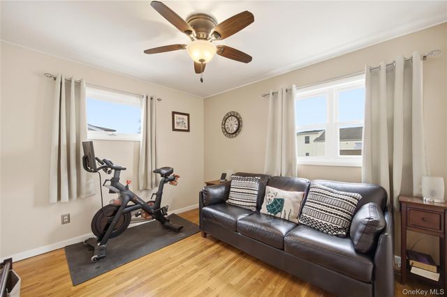 831 N Erie Avenue, Lindenhurst, NY 11757