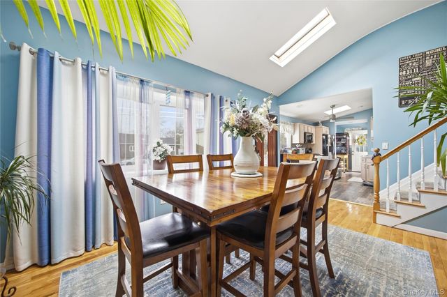 831 N Erie Avenue, Lindenhurst, NY 11757
