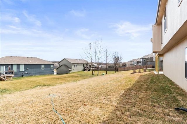 1305 N Holland Drive, Independence, MO 64056