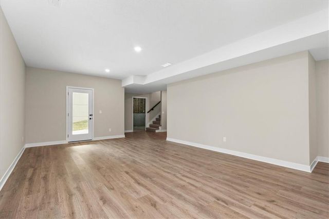 1305 N Holland Drive, Independence, MO 64056