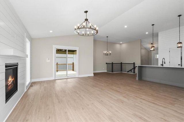 1305 N Holland Drive, Independence, MO 64056