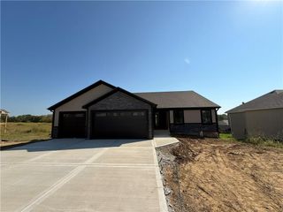 1305 N Holland Court, Independence, MO 64056