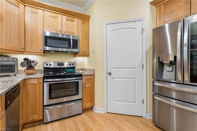 1624 Skyline DR, Norfolk, VA 23518